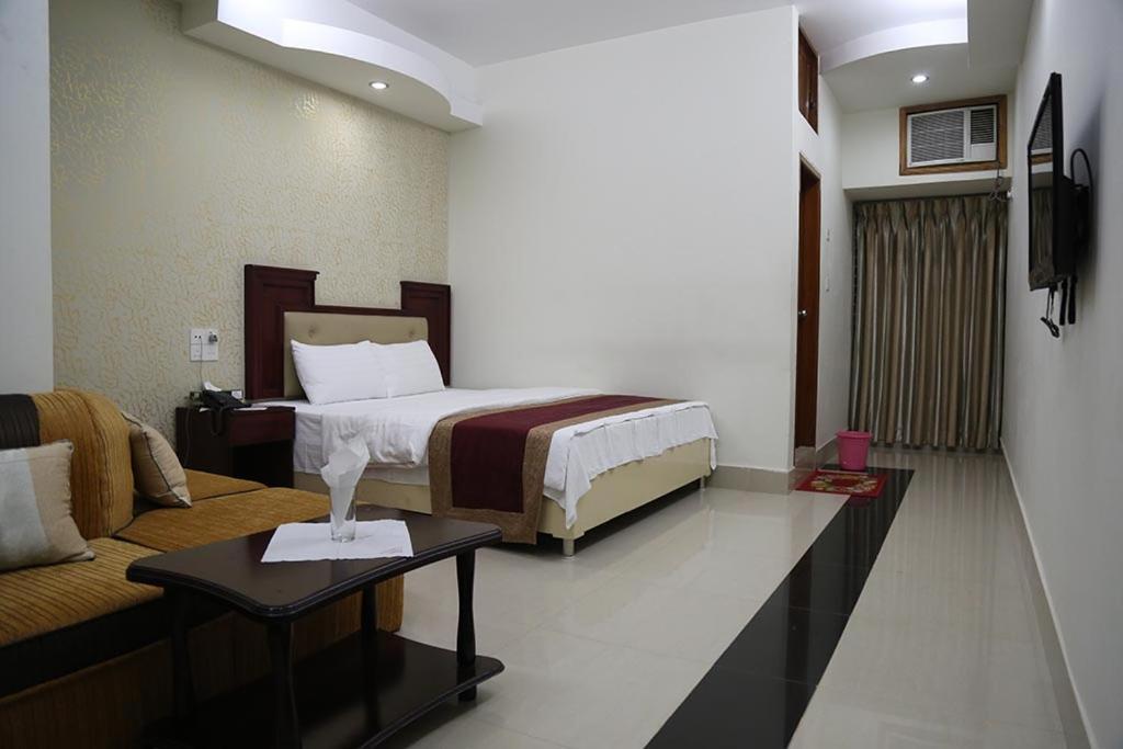 Hotel City Plaza Jessore Ngoại thất bức ảnh